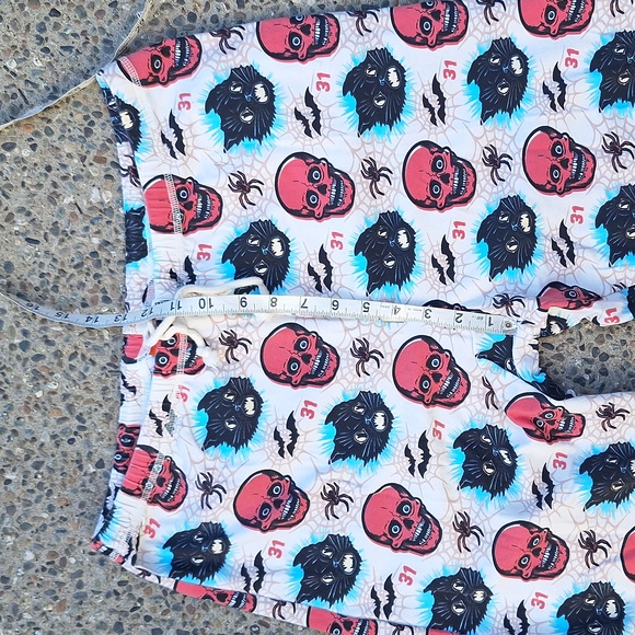 Creepy Co. Presents Beistle Halloween Spooky Skull Cat & Spiderweb Print Pajamas - Picture 12 of 15